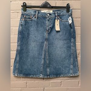Gap  NWT Denim A line skirt 10